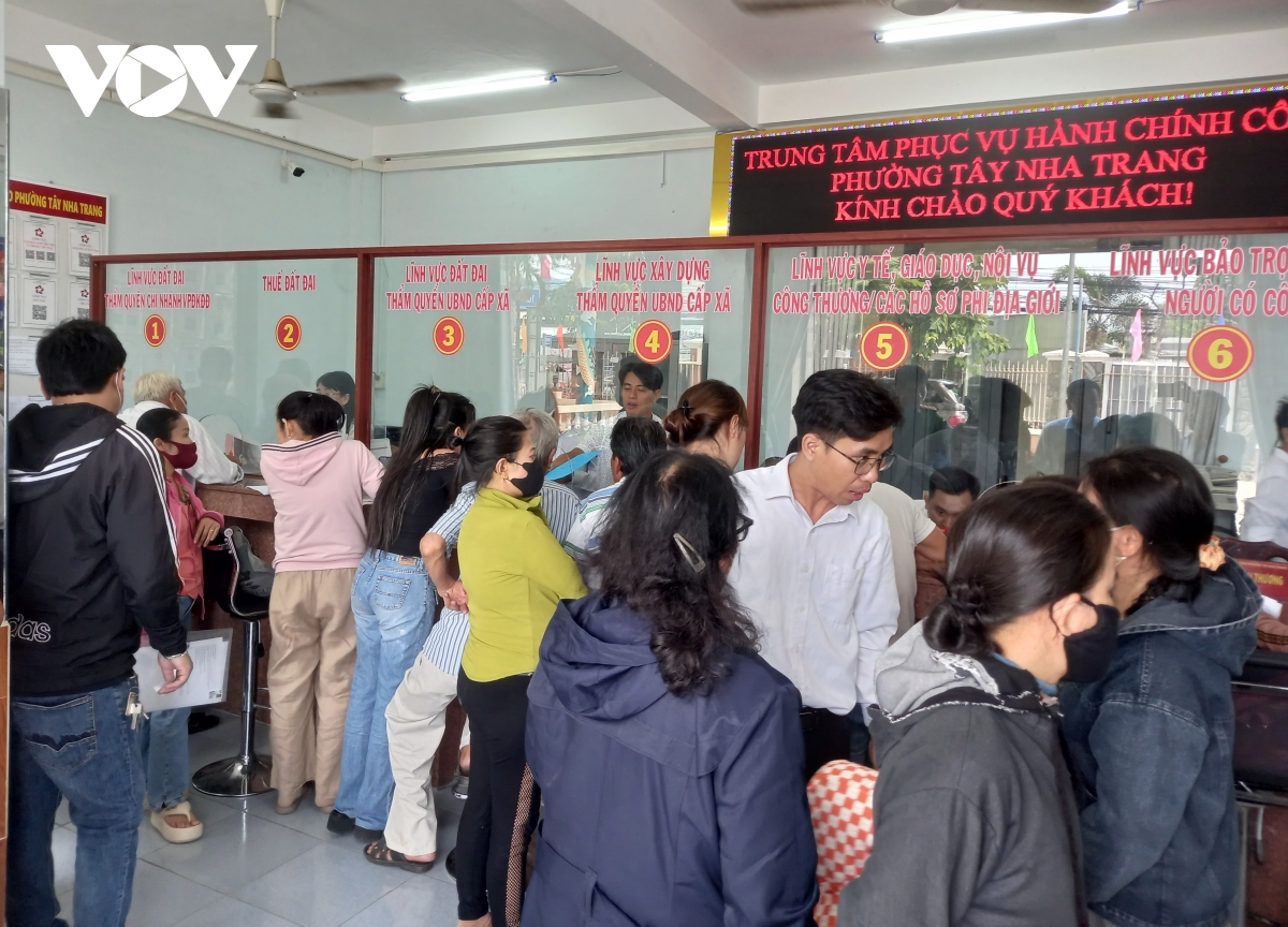 Áp lực dân số, thủ tục hành chính thử thách mô hình 2 cấp tại Khánh Hòa